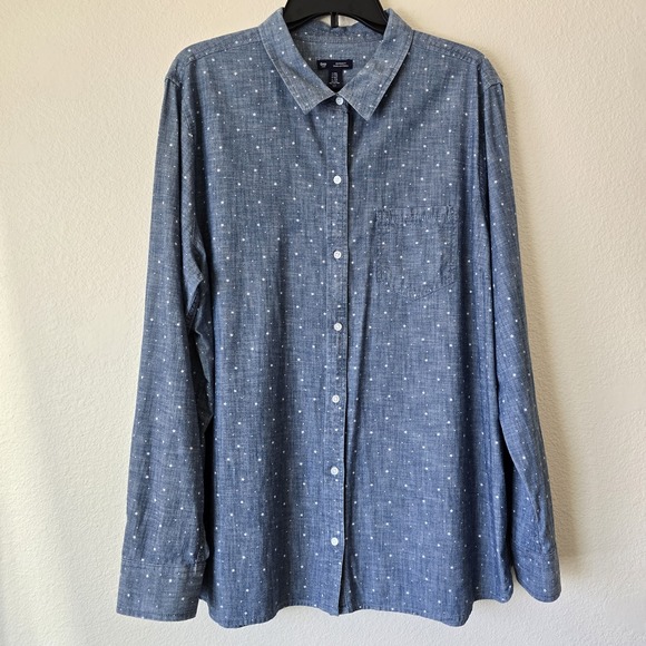 GAP Tops - Gap Women 2XL Star Button Down Chambray Boyfriend Fit Shirt 100% Cotton Pocket
